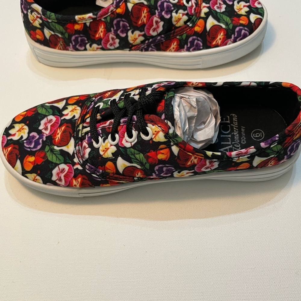 Disney Alice in Wonderland Floral Canvas Sneakers size 6 - Picture 3 of 6